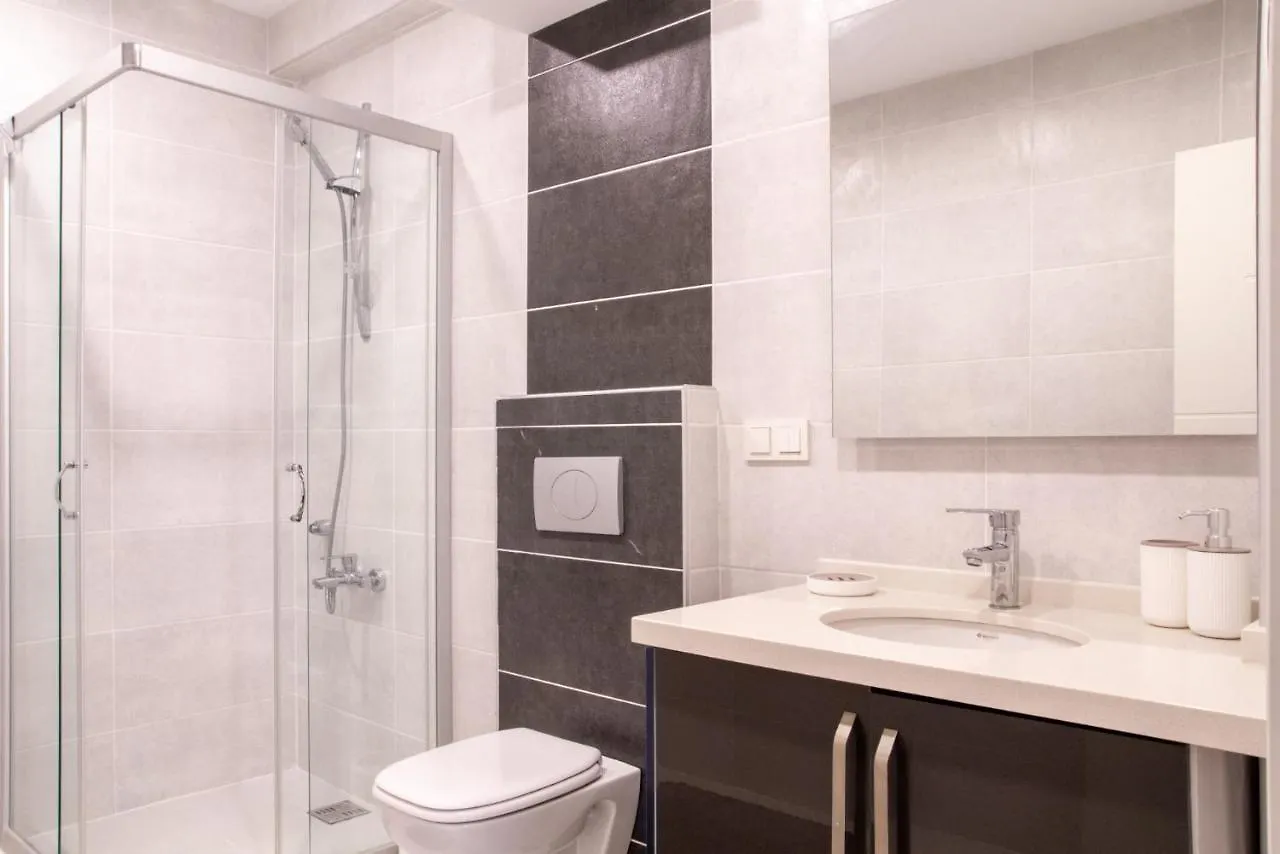 شقة Spacious Perfect Flat With Private Pool كوشاداسيه 0*,  تركيا